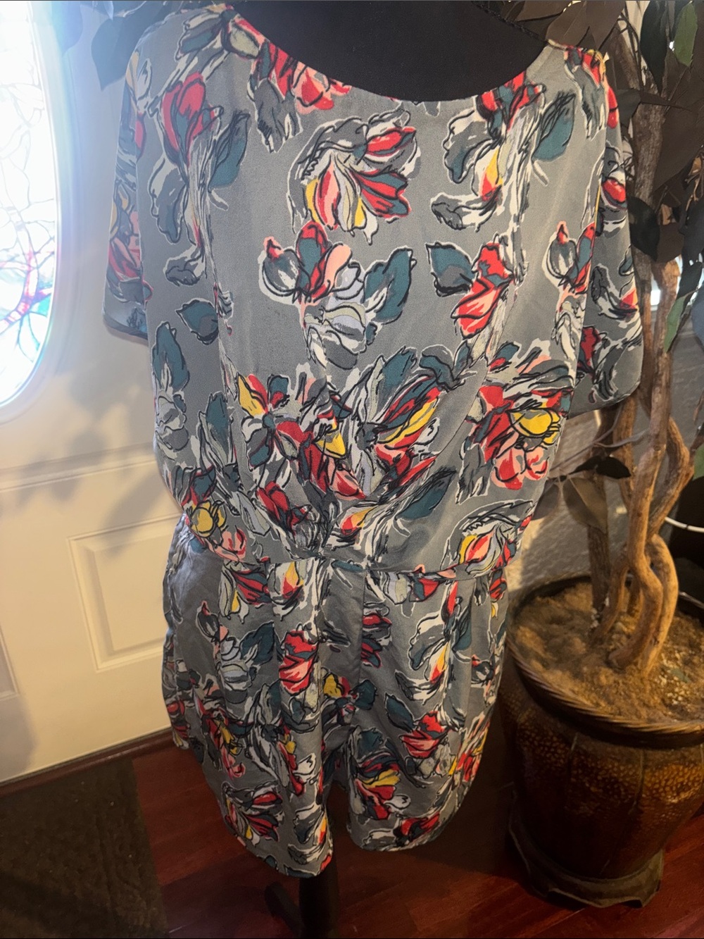 GRAY SHORT SLEEVE FLORAL ROMPER